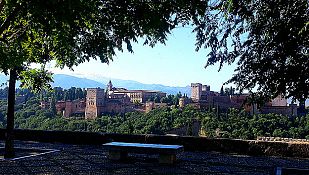 ¿Cómo cambió La Alhambra con la llegada de Isabel?