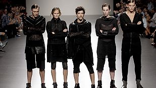 Roberto Etxeberría y Maya Hansen asumen el riesgo en Cibeles Roberto Etxeberría y Maya Hansen asumen el riesgo en Cibeles