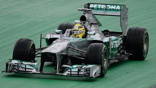 Nico Rosberg da ánimos a Mercedes en Brasil