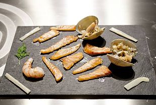 MasterChef Junior - Sashimi de salmón con gambas y almejas marinadas gambas