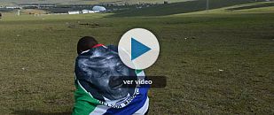 Madiba ya descansa en paz entre los suyos en su aldea de Qunu Madiba ya descansa en paz entre los suyos en su aldea de Qunu