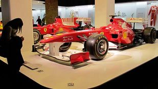 La exposición de Fernando Alonso en Madrid rueda a ritmo de vuelta rápida La exposición de Fernando Alonso en Madrid rueda a ritmo de vuelta rápida