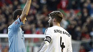 Competición quita una tarjeta amarilla a Sergio Ramos Competición quita una tarjeta amarilla a Sergio Ramos
