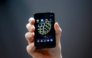 Geeksphone y Silent Circle muestran su 'móvil seguro' Blackphone
