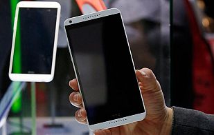 La moda de los 'phablets', teléfonos a medio camino entre móvil y tableta