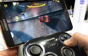 Jugando con la consola Samsung S Jugando con la consola Samsung S