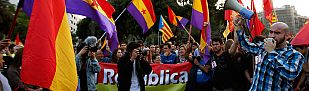 Miles de personas piden un referéndum entre monarquía y república tras la abdicación del rey Miles de personas piden un referéndum entre monarquía y república tras la abdicación del rey