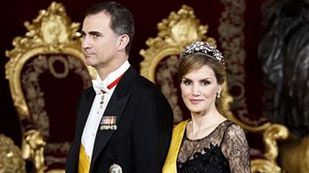 La princesa Letizia, fiel a Felipe Varela en su semana más mediática La princesa Letizia, fiel a Felipe Varela en su semana más mediática