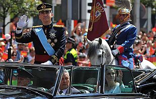 Primer recorrido de los reyes, Felipe VI y doña Letizia Primer recorrido de los reyes, Felipe VI y doña Letizia
