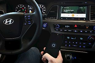 Controlando el coche con el teléfono inteligente Controlando el coche con el teléfono inteligente