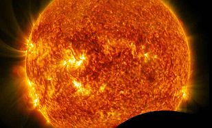Tránsito lunar: ocurre dos veces al año Tránsito lunar: ocurre dos veces al año