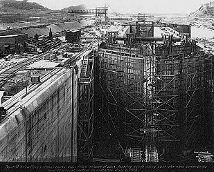 Cien años atravesando el canal de Panamá Cien años atravesando el canal de Panamá