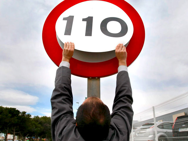 La velocidad m&aacute;xima en autopistas ser&aacute; de 110km/h desde este lunes para ahorrar combustible