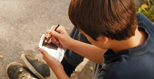 Los m&oacute;viles y las tabletas son uno de los juguetes preferidos de los ni&ntilde;os y adolescentes