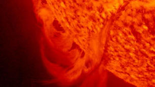Ver v&iacute;deo  '13 llamaradas solares alcanzan a la Tierra'