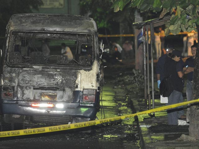 Dos ataques contra autobuses de pasajeros en El Salvador dejan 17 muertos