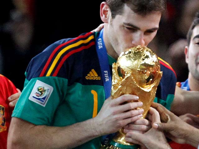 S&oacute;lo 18 futbolistas han levantado la copa