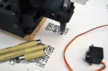 La precisi&oacute;n de Piccolo es sufiente para reproducir C&oacute;digos QR, que le&iacute;dos con un tel&eacute;fono m&oacute;vil permiten llegar a p&aacute;ginas de Internet