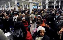 2.000 PERSONAS PASAN LA NOCHE ATRAPADAS EN EL TÚNEL DEL CANAL DE LA MANCHA 2.000 PERSONAS PASAN LA NOCHE ATRAPADAS EN EL TÚNEL DEL CANAL DE LA MANCHA