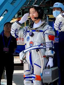 Liu Wang, la primera mujer astronauta china en salir al espacio