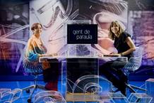 Parlem precisament de com està vivint les revolucions del món àrab, la caiguda i mort de Gadaffi, la política espanyola... analitzem amb ella els resultats del 20-N i en el terreny literari, repassem la seva trajectòria com a novel.lista amb motiu d Parlem precisament de com està vivint les revolucions del món àrab, la caiguda i mort de Gadaffi, la política espanyola... analitzem amb ella els resultats del 20-N i en el terreny literari, repassem la seva trajectòria com a novel.lista amb motiu d