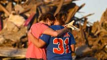 Ir al Video&nbsp;24 personas habr&iacute;an muerto tras el tornado en Oklahoma