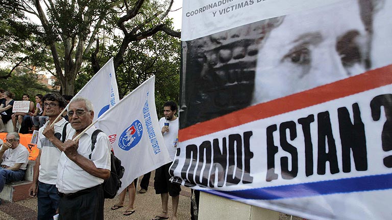 Paraguay celebra los 25 años de democracia y recuerda a las víctimas de Stroessner