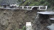 Ir al Video&nbsp;45 muertos y decenas de desaparecidos por las inundaciones en el norte de la India