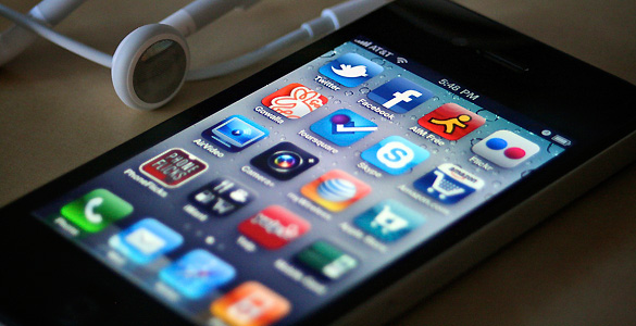 El acceso a las redes sociales se ha multiplicado por los dispositivos móviles El acceso a las redes sociales se ha multiplicado por los dispositivos móviles