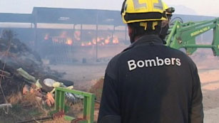 Ver v&iacute;deo  '5 incendios en el Pirineo queman unas 1.000 hect&aacute;reas'