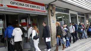 Ver v&iacute;deo  '5.639.500 parados en Espa&ntilde;a, nuevo r&eacute;cord hist&oacute;rico con una tasa del 24,4%'