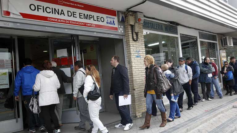 5.639.500 parados en Espa&ntilde;a, nuevo r&eacute;cord hist&oacute;rico con una tasa del 24,4%
