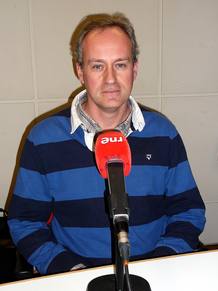 Santiago Merino, profesor de investigación del CSIC en el MNCN y vicepresidente de la SEBE. Santiago Merino, profesor de investigación del CSIC en el MNCN y vicepresidente de la SEBE.
