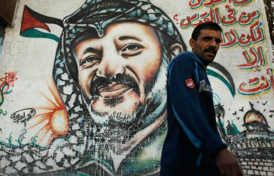 Ab�s pide la congelaci�n de los asentamientos israel�es en el aniversario de la muerte de Arafat