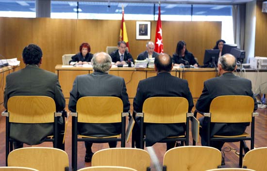 Absueltos los cuatro mandos policiales acusados en el 'caso del &aacute;cido b&oacute;rico'