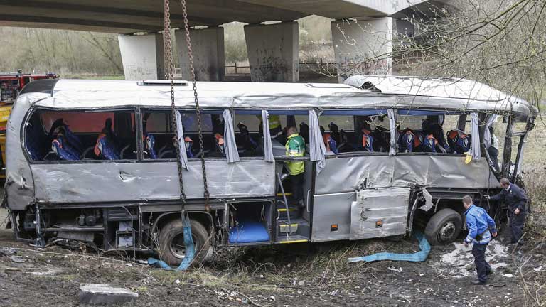 Cinco muertos en un accidente de un autobús en Bélgica