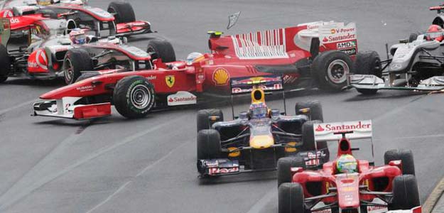 El accidente de Fernando Alonso en la salida del GP de Australia dio al traste con sus aspiraciones de podio. El accidente de Fernando Alonso en la salida del GP de Australia dio al traste con sus aspiraciones de podio.