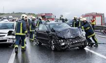 En la colisi&oacute;n se han visto implicados m&aacute;s de cincuenta veh&iacute;culos, que circulaban en direcci&oacute;n Cantabria.