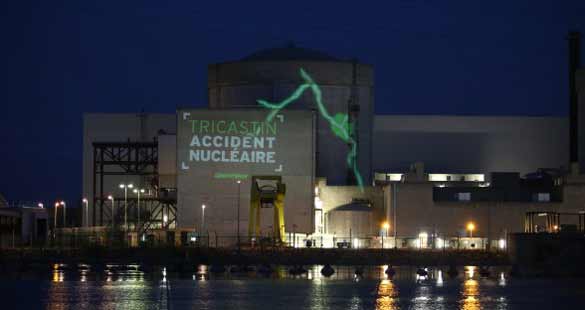Acción de Greenpeace en la central nuclear de Tricastin