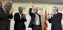 El candidato de CiU para el 20N, Josep Antoni Duran Lleida (2d), acompa&ntilde;ado por el ex diputado Miquel Roca (2i), el ex portavoz Joaquim Molins (i), y el ex jefe de filas de CiU en el Congreso Xavier Trias (d).