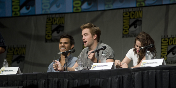 Los actores de Crepúsculo, durante la presentación de la última película de la saga en la Comic-Con de San Diego Los actores de Crepúsculo, durante la presentación de la última película de la saga en la Comic-Con de San Diego