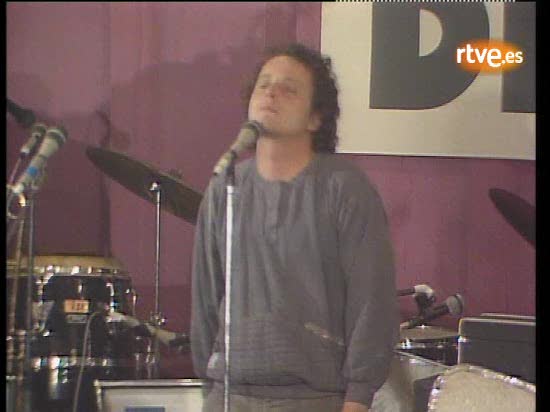 La plaza del diamante - Actuaci&oacute;n de Ram&oacute;n Muntaner, autor de la m&uacute;sica 