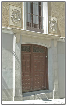Puerta de entrada actual al colegio de San Ildefonso. Puerta de entrada actual al colegio de San Ildefonso.