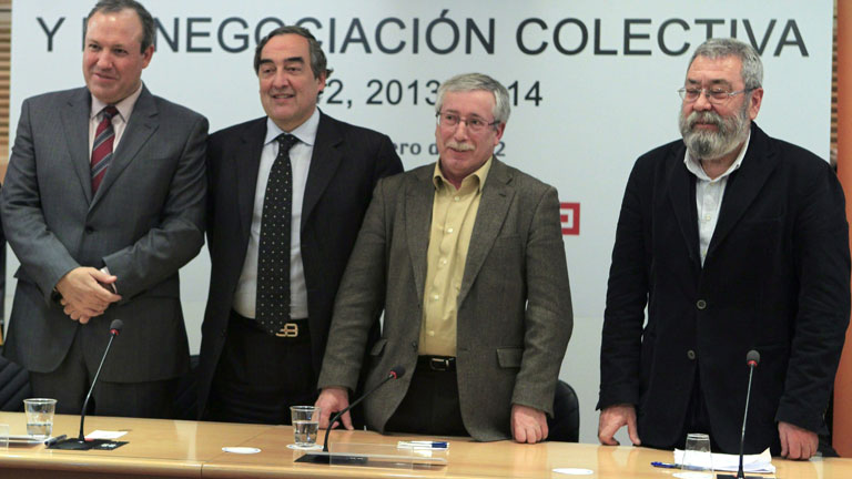 Los agentes sociales firman el acuerdo laboral para hacer a Espa&ntilde;a m&aacute;s "competitiva"