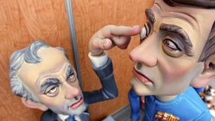 Adelanto de las Fallas, con la exposici�n del Ninot