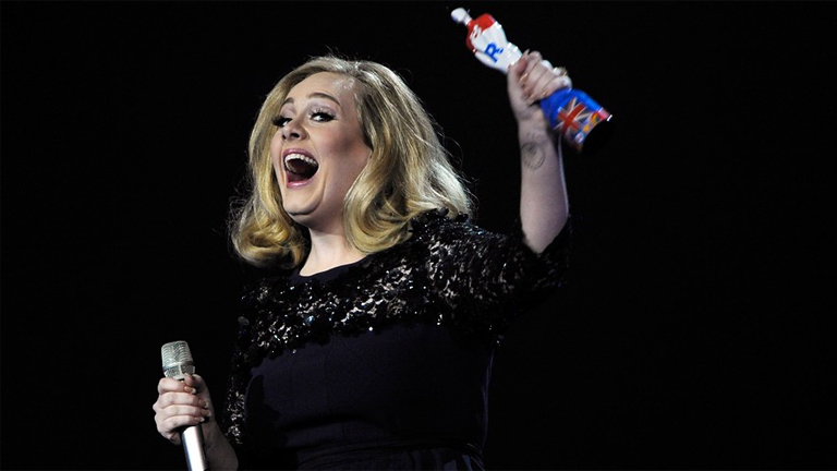 Adele, mejor solista femenina y mejor disco del a�o en los Premios brit�nicos de la m�sica