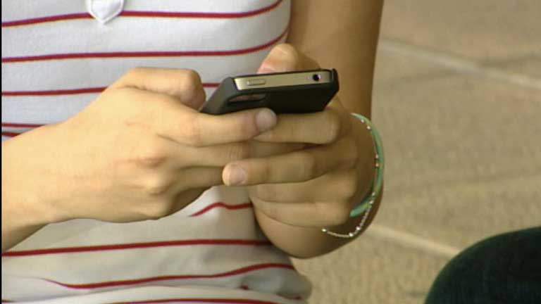 &iquest;C&oacute;mo detectar la dependencia de los adolescentes a internet?