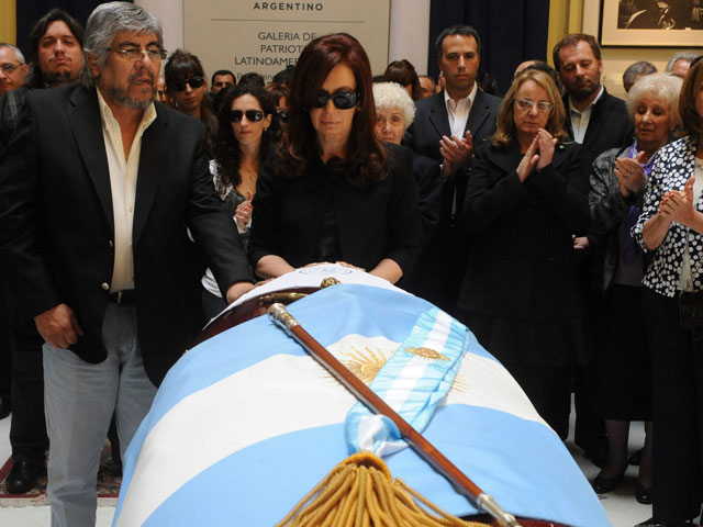 Los argentinos despiden a N&eacute;stor Kirchner en la Casa Rosada