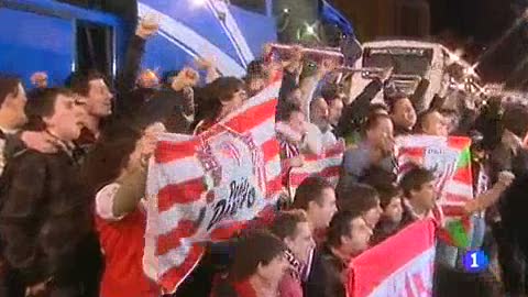 Ver v&iacute;deo  'La afici&oacute;n del Athletic se vuelca con su equipo'