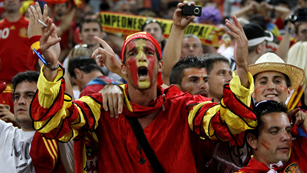 Ver v&iacute;deo  'La afici&oacute;n sufri&oacute; pero celebr&oacute; el triunfo de la 'Roja''